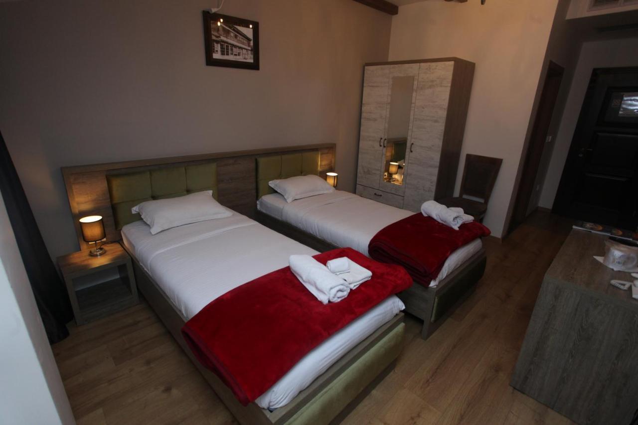 Hotel Happy Gjakova Luaran gambar