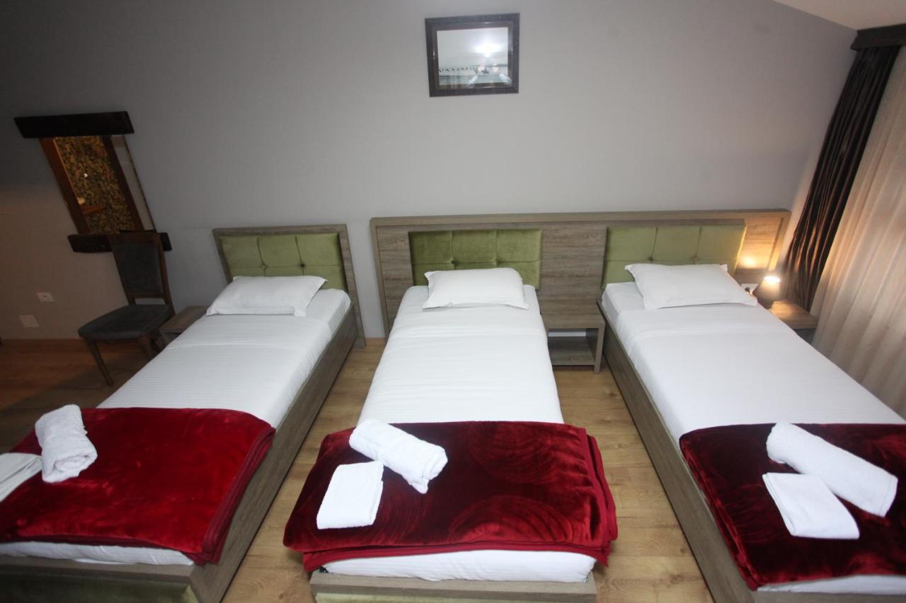 Hotel Happy Gjakova Luaran gambar