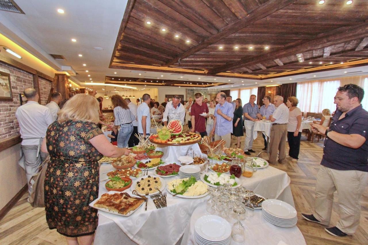 Hotel Happy Gjakova Luaran gambar